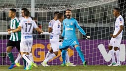 Santos 1 x 0 Coritiba - um pênalti (Alecsandro chutou e Vanderlei defendeu)