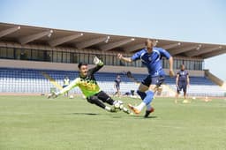 Luís Henrique é atacante do Feirense