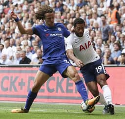 David Luiz -> Na vitória do Chelsea sobre o Tottenham, por 2 a 1, fora de casa, David Luiz atuou como volante na equipe de Antonio Conte. O brasileiro foi firme na marcação, acumulou bons passes na saída de bola e ainda sofreu a falta