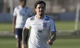 Fagner, em treino do Corinthians