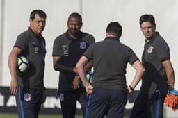 Comissão técnica tem quebrado a cabeça para dar treino