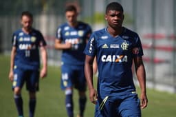 Lincoln em treino do Flamengo