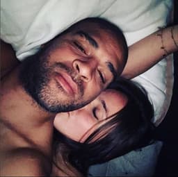 Adriano publicou fotos em clima de romance com Ramona Corrêa