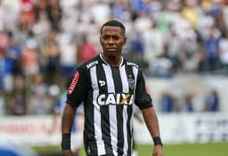 Robinho vive má fase no Atlético-MG, mas revela desejo de seguir no clube