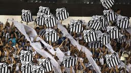 fotos da torcida do Santos na Vila Belmiro