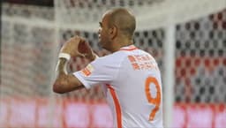 Diego Tardelli está na China desde 2015