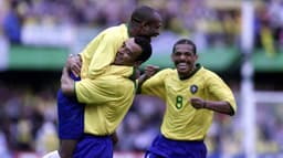 Brasil 2 x 0 Chile - Eliminatórias de 2002 (7 de outubro de 2001)