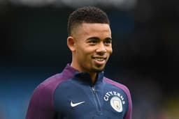 Gabriel Jesus (Manchester City) - Titular como referência, sem a companhia de Agüero (que não saiu do banco), Jesus teve uma atuação apagada, com muitos erros e distante das expectativas. Na vitória sobre o West Brom, Jesus destoou em relação ao restante