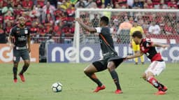 No último domingo, o Corinthians, já campeão brasileiro, foi goleado pelo Flamengo por 3 a 0. Há um ano o Timão não sentia o sabor amargo de uma goleada sofrida. A última tinha sido em 5/11/2016, diante do São Paulo. Naquele dia, o Tricolor Paulista ganhou por 4 a 0, pelo Brasileiro.