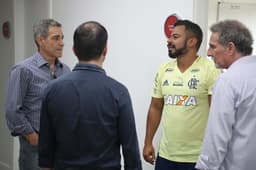 Carpegiani na sua primeira visita ao Ninho do Urubu