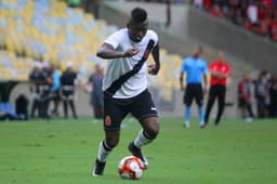 Riascos reestreou pelo Vasco no empate contra o Flamengo neste sábado. Confira a seguir a galeria LANCE!