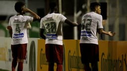 Em uma partida equilibrada, o Fluminense conseguiu um gol aos 45 do segundo tempo e venceu a Caldense por 1 a 0, na noite desta quarta-feira, na estreia da Copa do Brasil. Assim, o Tricolor avançou para a próxima fase da competição. Ao balançar as redes, Renatos Chaves recebeu a melhor avaliação. Veja a seguir as notas do LANCE! (por João Mércio Gomes)