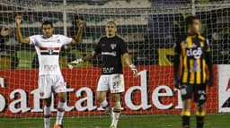 Maicon, zagueiro, pelo São Paulo em 2016