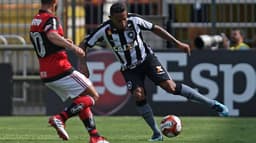 O Botafogo não se encontrou no primeiro tempo do clássico e acabou derrotado pelo Flamengo por 3 a 1 - a derrota selou a demissão do técnico Felipe Conceição -, que iniciava seu trabalho à frente do Glorioso em 2018. Jefferson, Kieza - autor do único gol do time - e Renatinho se salvaram em Volta Redonda. Veja as avaliações do LANCE! (Notas por Vinicius Faustini).