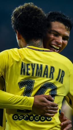 Neymar com o Thiago Silva