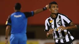 O Botafogo começou bem a Taça Rio ao vencer o Nova Iguaçu por 2 a 1, nesta quinta-feira, no Giulite Coutinho. A partida marcou a estreia do técnico Alberto Valentim e do lateral-esquerdo Moisés. O atacante Kieza e o meio-campista João Paulo receberam as melhores notas. Marcinho e Valencia também foram bem avaliados. Confira as notas do LANCE! (por Lazlo Dalfovo)