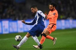 Alex Telles - Na vitória por 3 a 1 do Porto sobre o Estoril, o lateral-esquerdo Alex Telles manteve a boa fase e marcou um gol no triunfo.