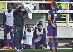 Vitor Hugo homenageia Astori na comemoração do gol - Fiorentina x Benevento