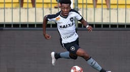 O Botafogo bem que tentou, mas ficou no empate em 1 a 1 diante do Volta Redonda, neste domingo, no Raulino de Oliveira. O Glorioso pressionou bastante o rival, mas não conseguiu a virada na etapa final. Os destaques foram Moisés e Igor Rabello, autor do gol. Por outro lado, Pimpão ficou devendo. Veja, a seguir, as avaliações do LANCE! (Notas por João Pedro Granette).<br>