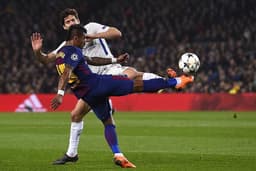 Paulinho (Barcelona): Com grande atuação de Messi, o Barcelona venceu por 3 a 0 e eliminou o Chelsea, nas oitavas de final, da Champions League. Sem poder contar com Coutinho no torneio europeu, o único brasileiro que entrou em campo pelo lado blugrana foi Paulinho. O volante da Seleção entrou no lugar de Iniesta, aos 11 minutos do segundo tempo, e exerceu a sua função de forma satisfatória. Deu consistência ao meio campo e apoiou bem no ataque. Sofreu duas faltas, deu uma chute a gol e acertou 94% dos 23 passes tentados no jogo.