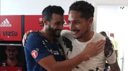 Henrique Dourado e Guerrero no Ninho nesta terça