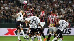 O São Paulo criou mais chances claras ao longo do jogo e passou quase todo o segundo tempo em um ferrolho para segurar o Corinthians, levando o gol nos acréscimos. Nos pênaltis, Sidão pegou a cobrança de Rodriguinho, mas Diego Souza e Liziero perderam suas batidas, sentenciando a eliminação. Confira as avaliações do L! (por William Correia)