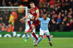 Fernandinho (Manchester City) - Se teve um jogador que se salvou na derrota do Manchester City, esse jogador foi Fernandinho. No momento em que o City mais sofria pressão e, logo depois, do terceiro gol