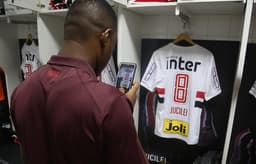 O volante Jucilei, um dos líderes da equipe, segue vestindo a camisa 8