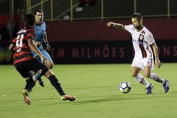 Vitória 2 x 2 Flamengo: as imagens da partida