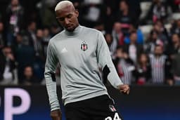 Anderson Talisca (Besiktas) - No radar de Tite, Talisca vem fazendo ótima temporada a frente do Besiktas. Na vitória por 3 a 1, sobre o Yeni Malatyaspor, Talisca foi o autor do segundo gol. Na temporada, já são 43 jogos, 19 gols e cinco assistências.