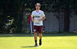 Zagueiro tem um entorse no pé esquerdo e não viaja com a delegação para a partida contra o Fluminense