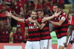 Flamengo 2 x 0 Emelec: as imagens da partida