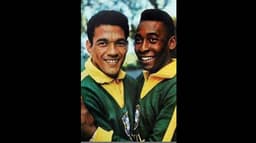 Garrincha e Pelé formaram uma das duplas mais importantes de toda a história do futebol. Juntos, ganharam duas Copas do Mundo.