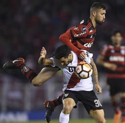 Flamengo só empatou com o River Plate e tem muito a melhorar. Veja uma galeria de fotos do confronto na Argentina