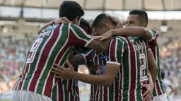 O Fluminense fez o dever de casa e venceu a Chapecoense por 3 a 1, neste sábado, no Maracanã. Pedro, duas vezes, e Marcos Junior balançaram as redes. A dupla teve bom rendimento e foram bem avaliados. Outro destaque na partida foi Gilberto, que deu duas assistências. Confira, a seguir, as notas do LANCE! (Por João Mércio Gomes - jmercio@lancenet.com.br).<br>