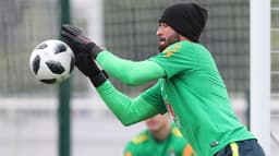 Alisson em treino da Seleção Brasileira