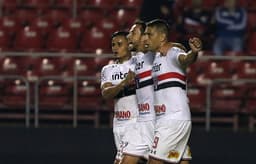 Everton, Nenê e Diego Souza formam o Trio End do São Paulo