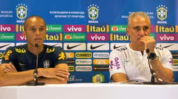 Miranda e Tite durante coletiva de imprensa neste sábado