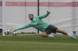 Titular da seleção portuguesa, o goleiro Rui Patrício tem gerado debate sobre seu estado psicológico