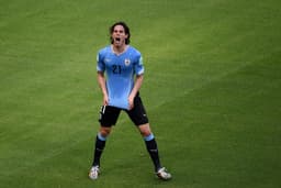 Cavani deixou a sua marca na derrota de 3 a 1 do Uruguai para a Costa Rica na estreia em 2014