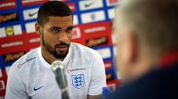 Veja imagens de Loftus-Cheek pela Inglaterra