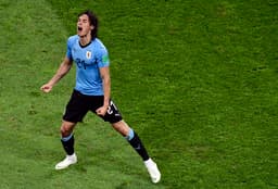 Edinson Cavani foi o grande nome do jogo, marcando os dois gols celestes