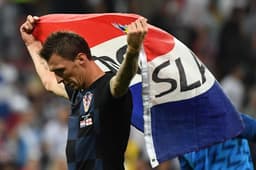 Mandzukic marcou na prorrogação e evitou terceira disputa de pênaltis da Croácia: venceu a Inglaterra por 2 a 1