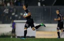 O Vasco teve uma boa atuação, mas o 2 a 0 sobre o Bahia, em São Januário, não foi suficiente para avançar na Copa do Brasil. Melhor para os baianos que venceram por 3 a 0 em Salvador e garantiram um lugar na próxima fase da competição. Breno e Yago Pikachu foram os destaques do triunfo do clube carioca. Confira, a seguir, as notas do LANCE! (Notas por João Mércio Gomes - jmercio@lancenet.com.br).<br>