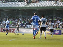 Coritiba e São Bento fizeram um jogo disputado e polêmico na tarde deste sábado, em Curitiba