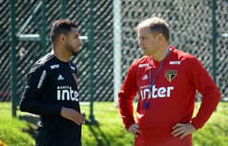 Bruno Peres e Diego Aguirre