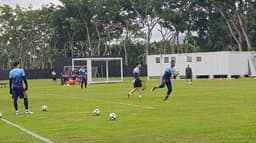 Treino do Vasco no CT das Vargens na manhã desta quinta-feira. Confira a seguir a galeria especial do L!