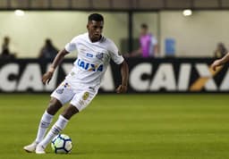 Rodrygo (foto) entrou em campo somente aos 27 minutos do segundo tempo, mas foi fundamental em vitória do Santos por 3 a 0 sobre o Sport.&nbsp;Eduardo Sasha também apareceu muito bem. Veja as notas para o Santos (Por William Correia -&nbsp;williamcorreia@lancenet.com.br)