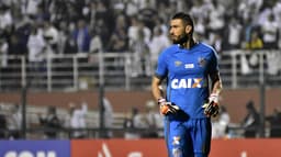 O empate sem gols entre Santos e Independiente selou a eliminação do clube brasileiro da Copa Libertadores. Depois da punição da Conmebol, o Peixe não conseguiu a virada, mas promete recorrer nos próximos dias da decisão da entidade. Em campo, o destaque foi Vanderlei, que atento trabalhou bem e pegou um pênalti. Alison, por outro lado, teve participação discreta. (Notas por Gabriela Brino - gabrielabrino@lancenet.com.br)<br>