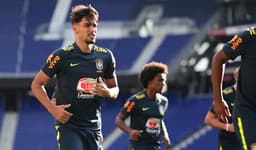 Seleção Brasileira faz primeiro treino visando amistosos após a Copa